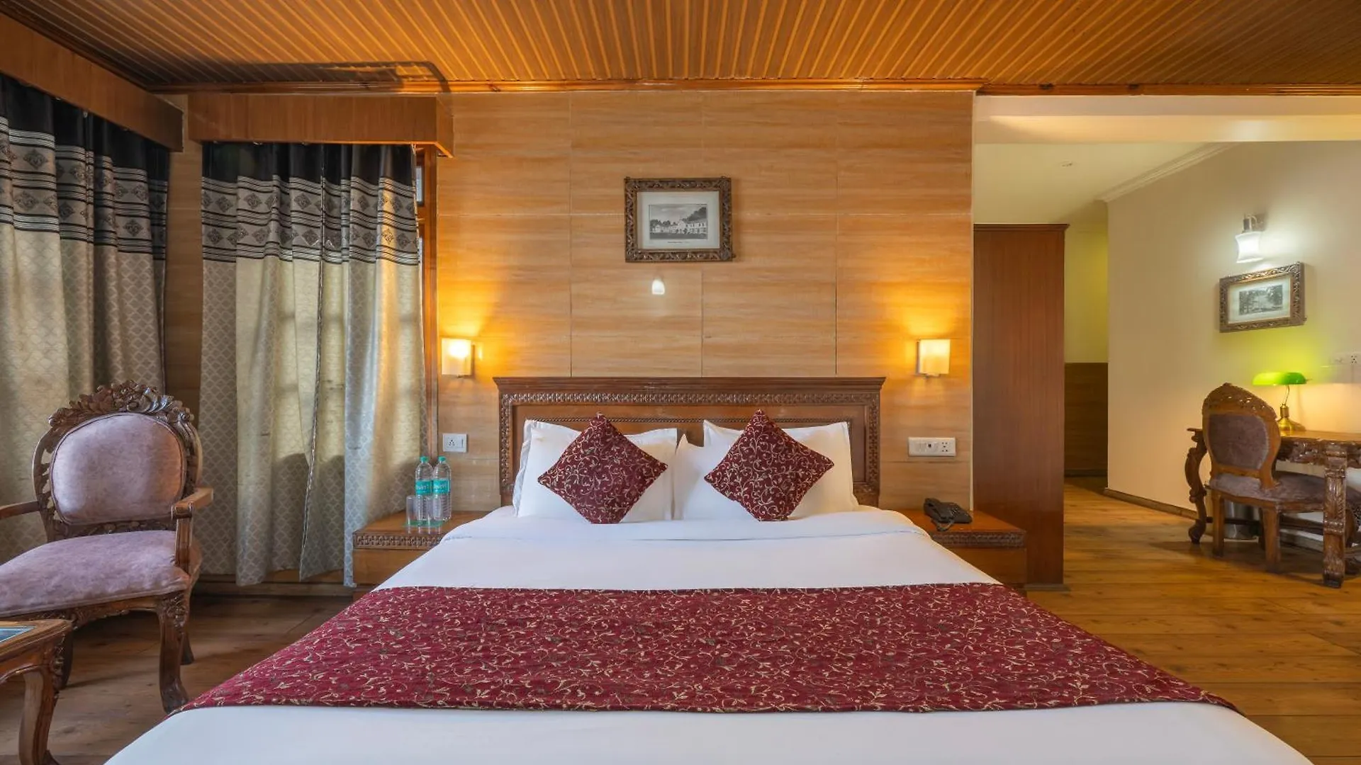 Wingait Inn - Hotel Near Mall Road Shimla